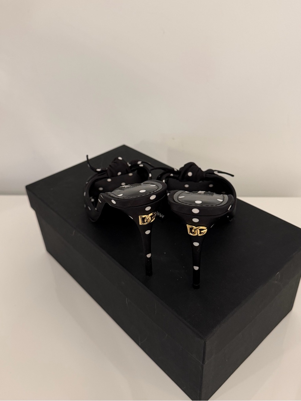 Dolce & Gabbana Black Polka Dot Bow Mules - Picture 3 of 9